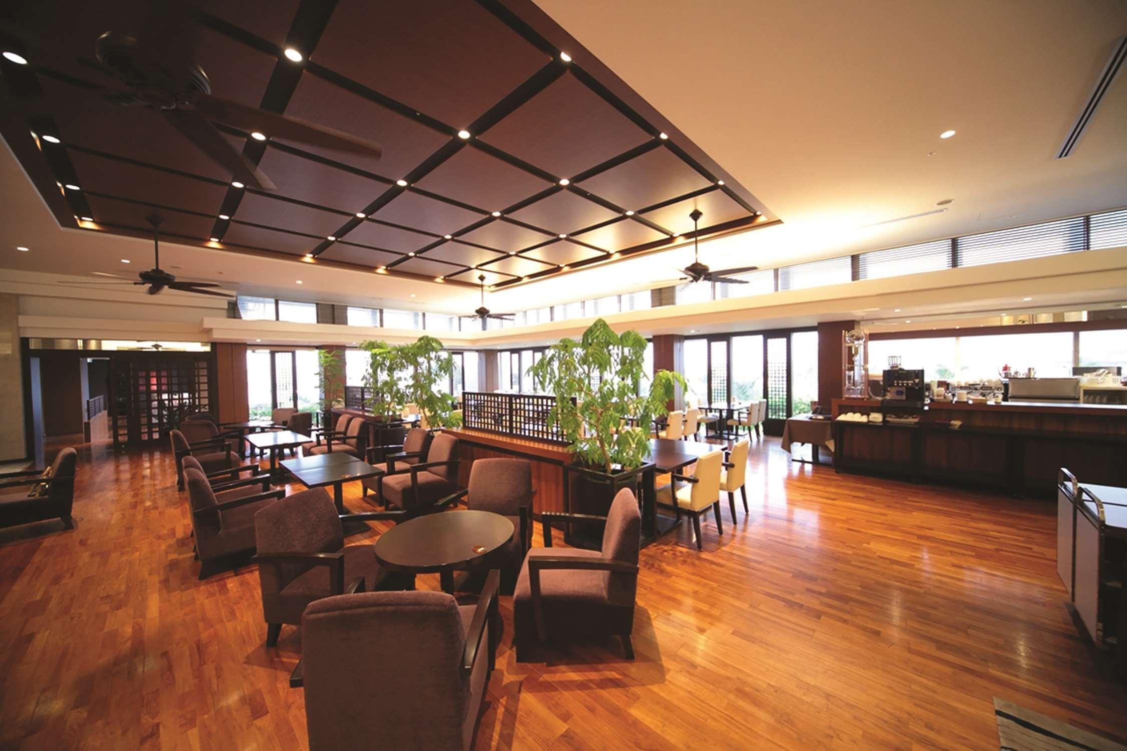 Doubletree By Hilton Naha Shuri Castle Экстерьер фото