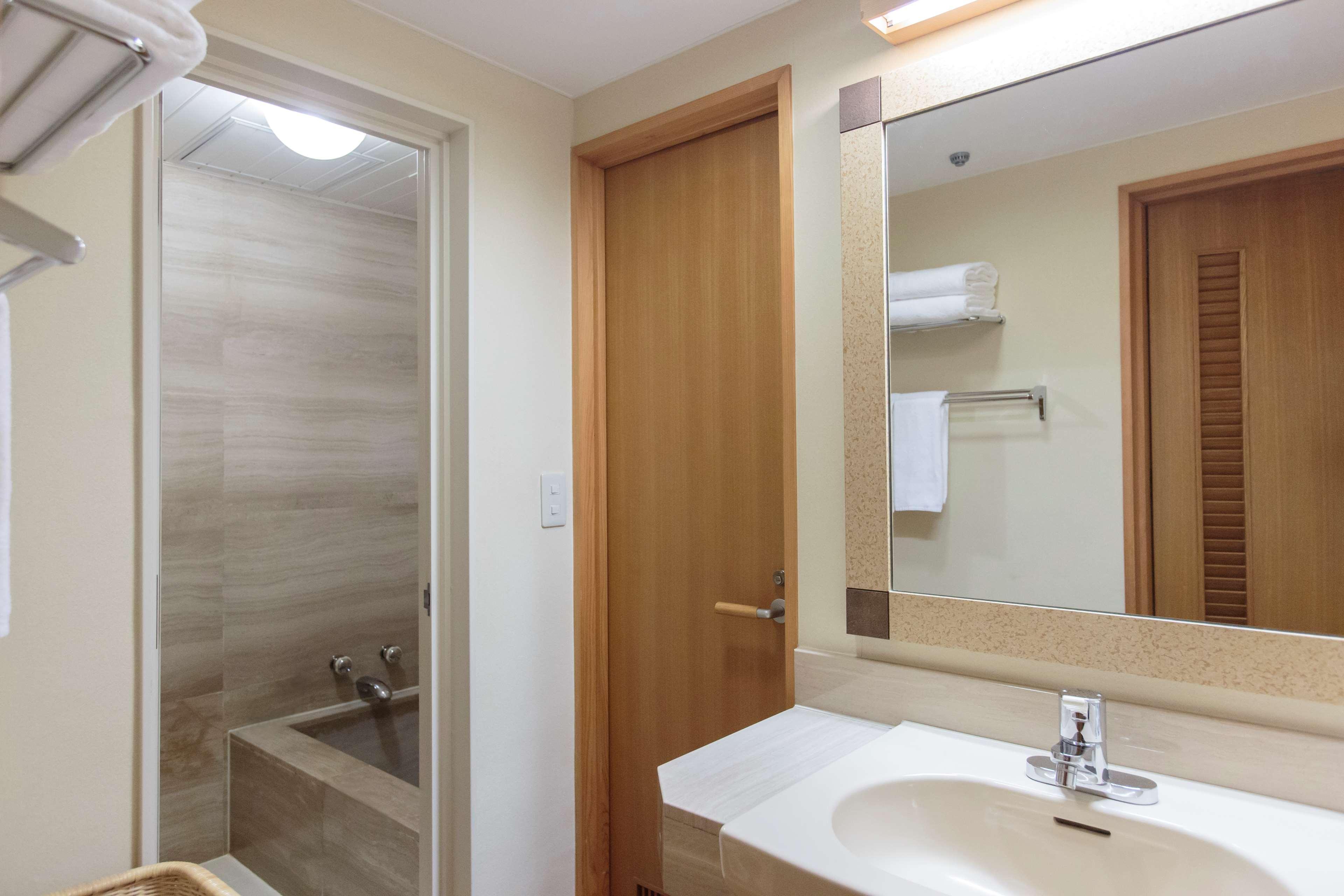 Doubletree By Hilton Naha Shuri Castle Экстерьер фото