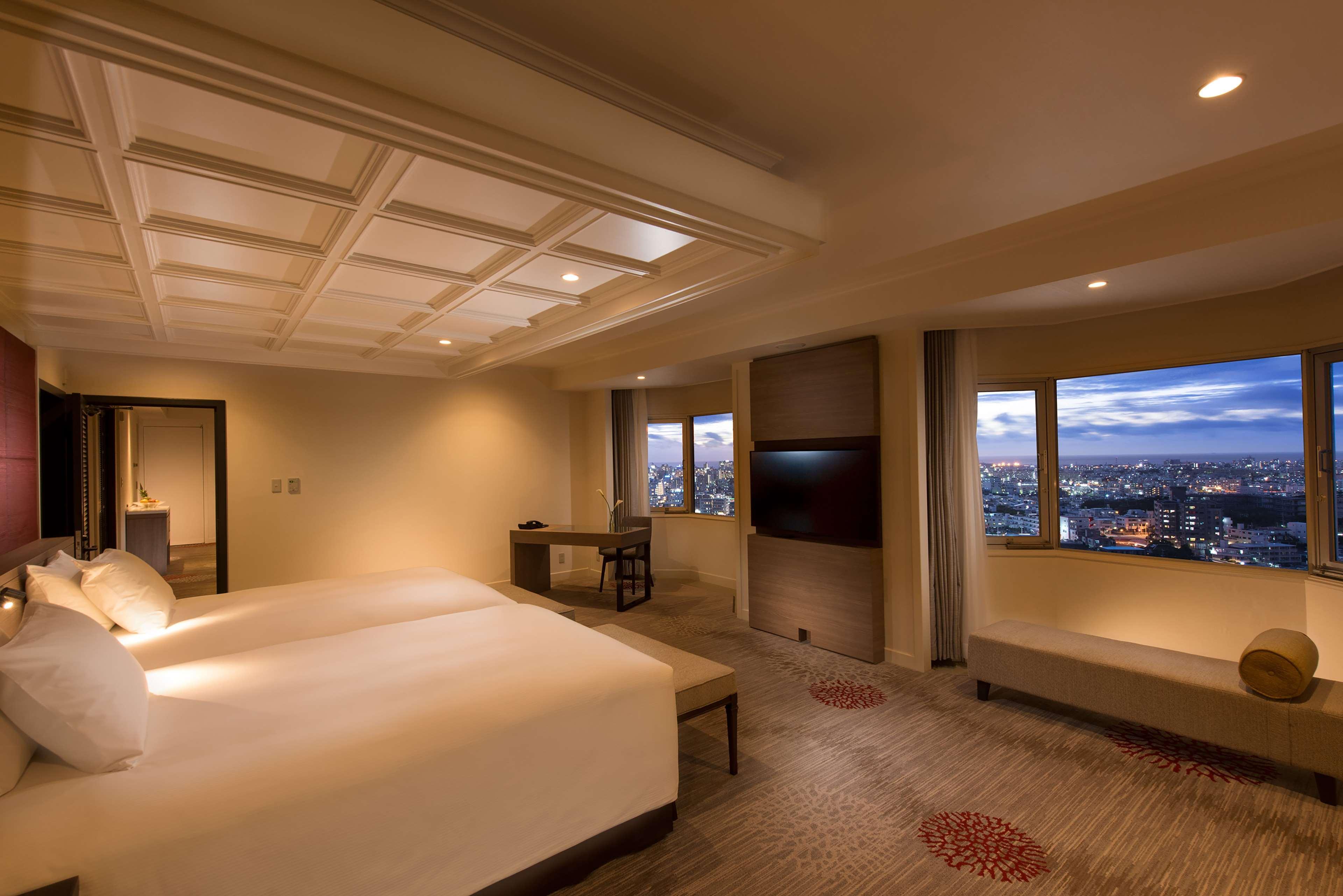 Doubletree By Hilton Naha Shuri Castle Экстерьер фото